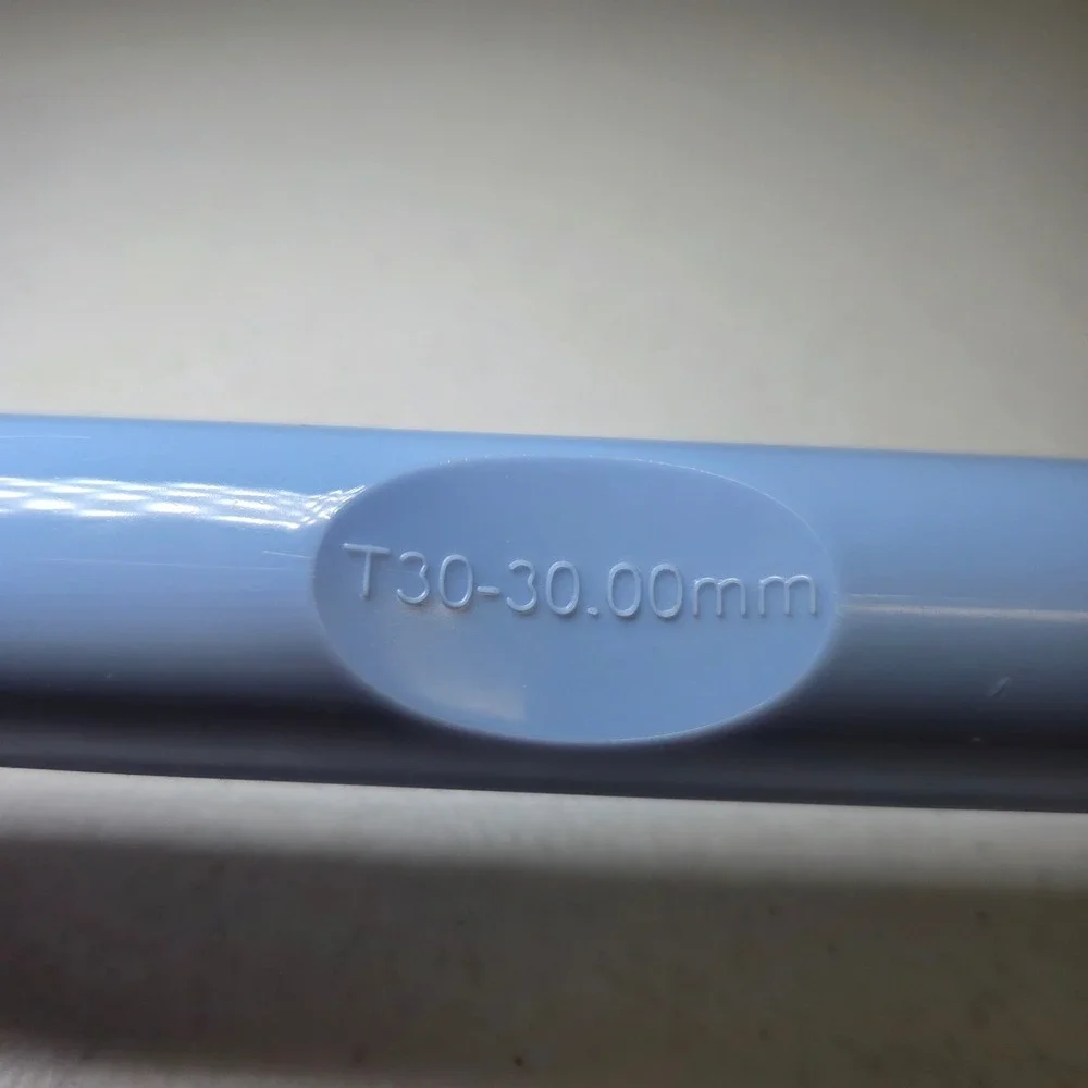 Boye T30 30mm Large Crochet Hook Blue Plastic Jumbo Ergonomic 10 Inch